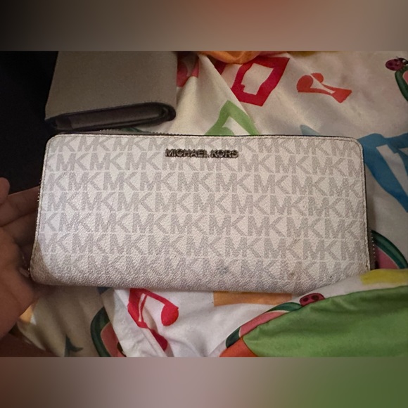 Mk wallet - Picture 1 of 3